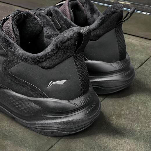 Li Ning Liuyun FLEECE sports shoes men's 2025 winter new waterproof water-repellent shock-absorbing rebound jogging shoes casual shoes black plus velvet 39.5