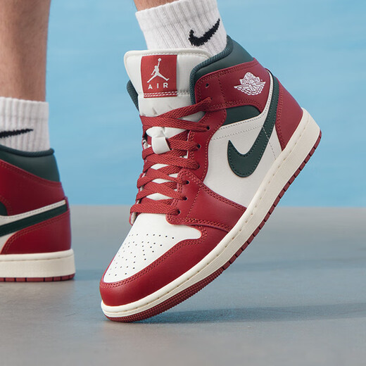 Nike (NIKE) men's shoes 2026 new spring AJ1 basketball shoes fashion sneakers wear-resistant lightweight off-court casual shoes sports shoes black and red-105 40 shoe inner length 25cm