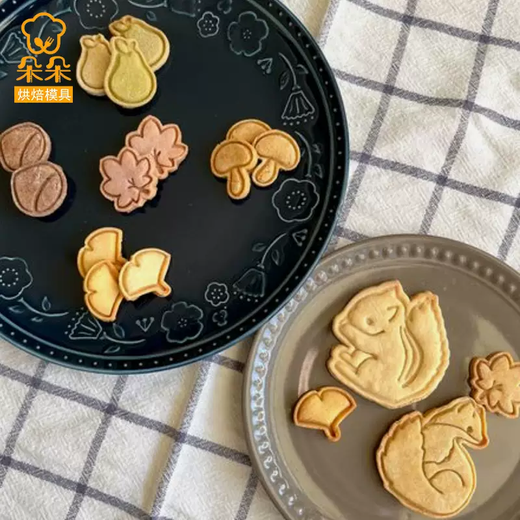 Yusenyi ins style cartoon cookie mold squirrel pine maple leaf cookie fondant three-dimensional press printing baking tool ins pony ins pony 1g