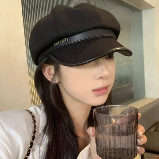 Really octagonal hat-like autumn and winter peaked cap for women Korean version versatile British painter beret showing face little painter hat black