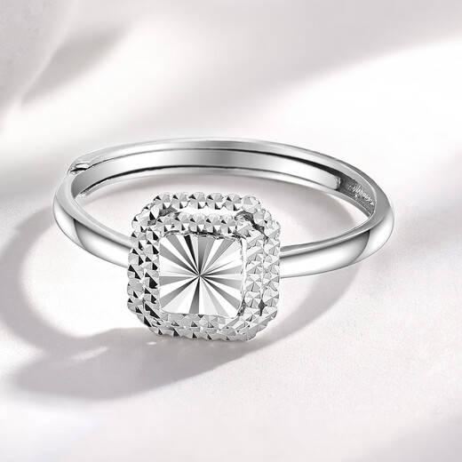 Wanfulong sparkling car flower sugar cube platinum ring PT950 platinum all-match live ring live ring can be freely adjusted 3.42g