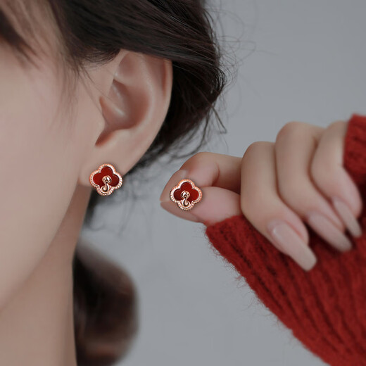 Pumanzhuji 18K gold four-leaf clover snake earrings light luxury 925 sterling silver 2025 zodiac sign snake red horse four-leaf clover snake earrings red agate pair