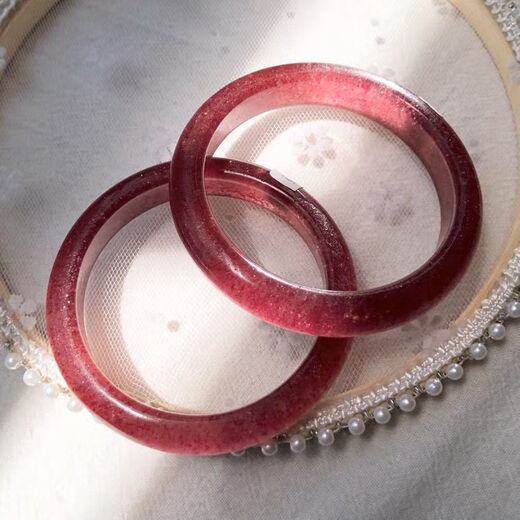 Strawberry crystal bracelet pigeon blood red strawberry crystal wide version bracelet bracelet color ruddy crystal transparent 50 circle mouth