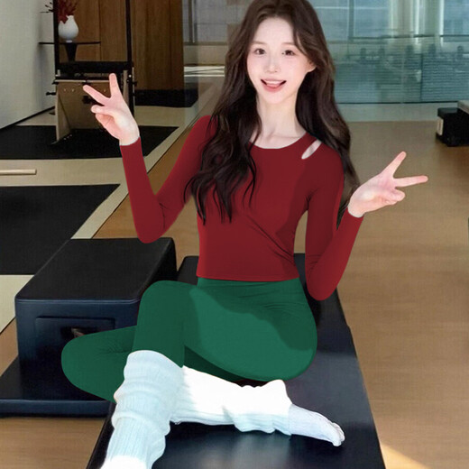 Double Show 2025 Super Hot Yoga Wear Set, Beautiful Pilates Long Sleeve Women's Padded Red New Year's and Christmas Fitness Top Ankora Red Top S 80-100