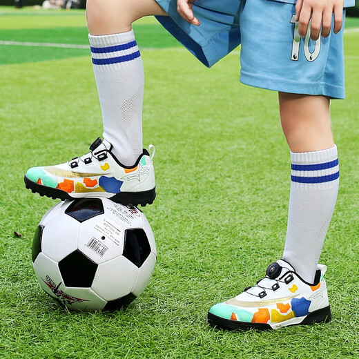 Feelaces2023 Nouveaux chaussures de football pour enfants à bouton rotatif pour garçons et enfants tf ongles cassés sans chaussures d'entraînement faucon à lacets pour femmes 9893 Nails brisés blancs 35