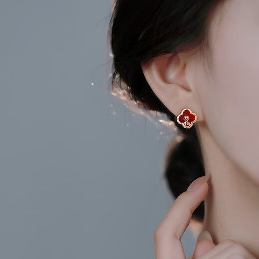 Pumanzhuji 18K gold four-leaf clover snake earrings light luxury 925 sterling silver 2025 zodiac sign snake red horse four-leaf clover snake earrings red agate pair