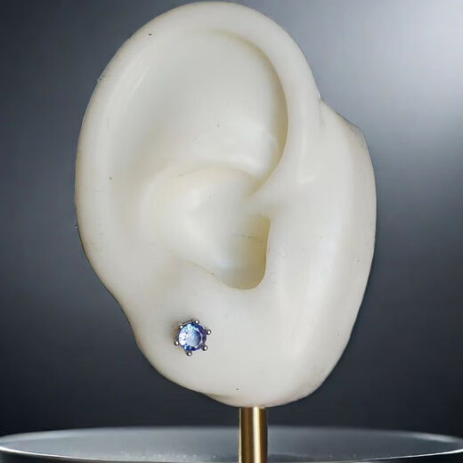 Fat Donglai's same style tanzanite stud earrings 4mm natural light color whole body S925 silver screw mini not single