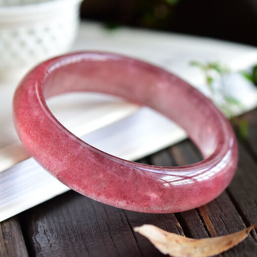 Strawberry crystal bracelet pigeon blood red strawberry crystal wide version bracelet bracelet color ruddy crystal transparent 50 circle mouth