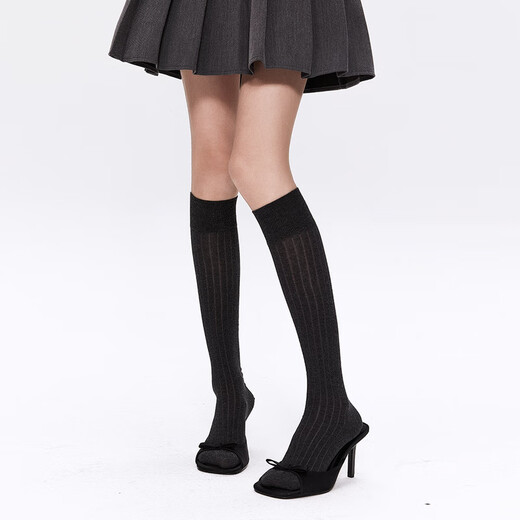 Perfect white Miu vertical stripes slimming pile socks for women, white + light gray + dark gray, one size fits all