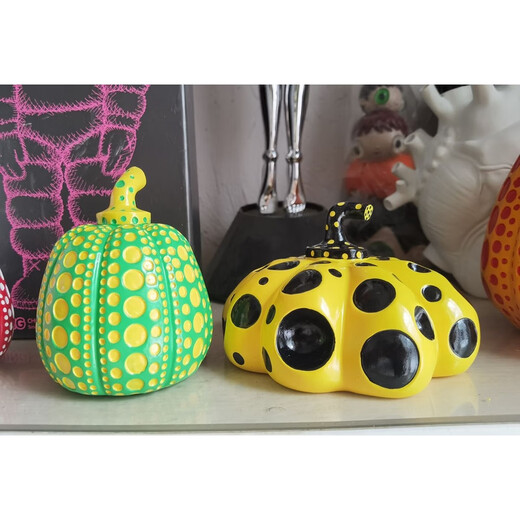 Yayoi Kusama Pumpkin Ornament Sculpture with dense polka dots, 16x18cm, yellow and black, low price, rechargeable model, mind buying with caution