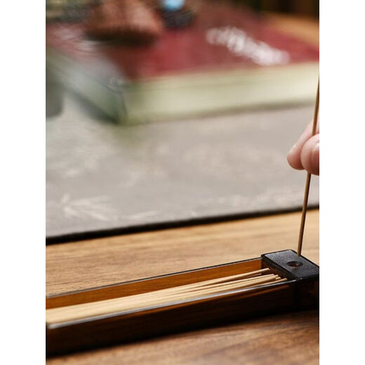 Shantou Lincun natural sandalwood tea incense to soothe the nerves portable short sleeping incense in the pear tent 0.5cm_0g package