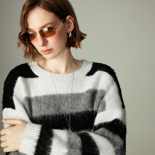 Chuyu Sweater Women's 2025 Winter New Style Round Neck Loose Black and White Stripes with Wool Atmosphere Long Hair Flow Top Black, White and Gray Stripes S