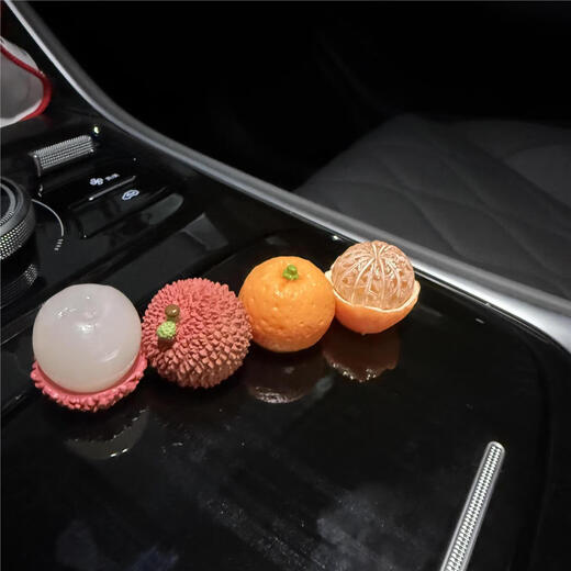 Big orange and big lychee car holder ornaments shunshun lychee fruit car center console cute cartoon lychee decorative stickers 4 lychees + half-peeled lychees + oranges + half-peeled oranges
