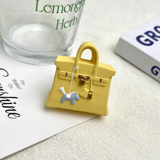 Internet celebrity bag car aromatherapy perfume car air outlet decoration diffuser stone car interior decoration fragrance pink pony bag + essential oil