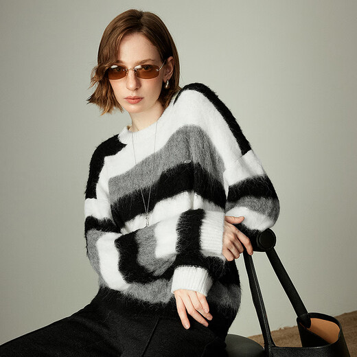 Chuyu Sweater Women's 2025 Winter New Style Round Neck Loose Black and White Stripes with Wool Atmosphere Long Hair Flow Top Black, White and Gray Stripes S