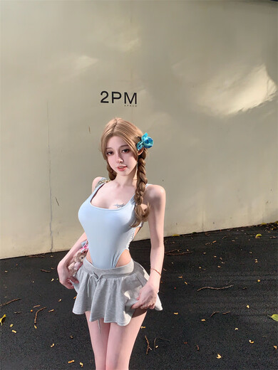 Hollow back one-piece camisole for women in summer Thai hot girl backless tube top with breast pads to wear outside the chest, blue, one size fits all, recommended 75-115 Jin Jin equals 0.5 kg