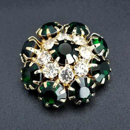 陇黛水晶纽扣 简洁大方