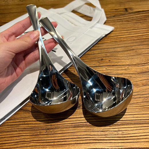 To transport cats and families, they need a 1810 stainless steel original German extra-thick public spoon and 2 extra-thick public small spoons