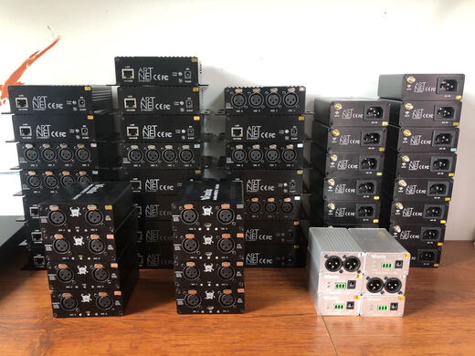 Bidirectional 8-way DMX512ART-NET controller physical console connected to 3D or MA Tiger DMX expander 4096 8-port controller bidirectional