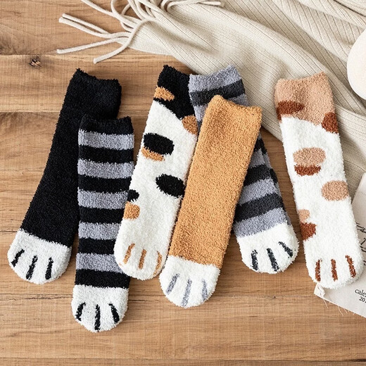 Thickened warm coral velvet cat claw socks girls confinement socks floor socks autumn and winter sleep socks mid-calf socks polka dot coffee 5 pairs one size
