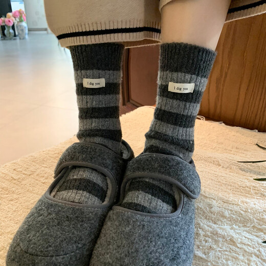 Wool striped cloth label socks women's mid-calf socks autumn and winter thickened plus velvet warm ins trendy Birkenstock stockings coffee khaki milk white medium gray light gray one size fits all size 3540 warm care
