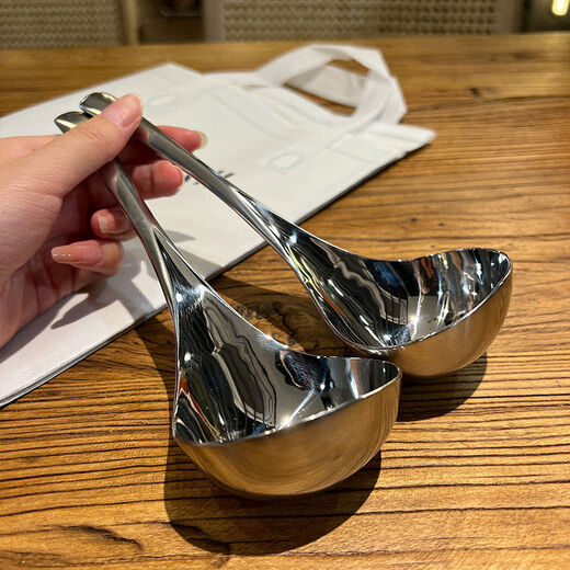 To transport cats and families, they need a 1810 stainless steel original German extra-thick public spoon and 2 extra-thick public small spoons