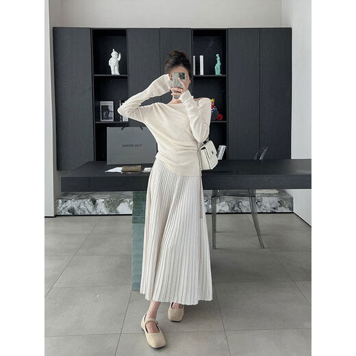 Momo big sister's new one-line collar bottoming shirt for women who are petite and slim with a knitted sweater top, slim long sleeves, black, one size fits all