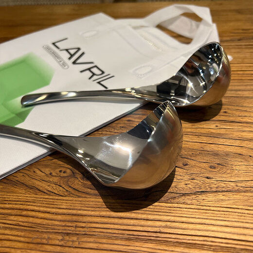 To transport cats and families, they need a 1810 stainless steel original German extra-thick public spoon and 2 extra-thick public small spoons