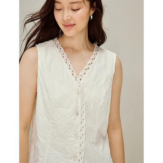 INMAN French relief embroidery V-neck sleeveless shirt 2026 spring women's new hollow lace splicing vest beige S