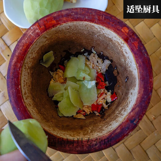 Tuojin solid wood pounding barrel Dai flavor pounding chicken feet household garlic pounding grinding vegetables whole wood pounding mortar jar pepper pounding barrel pounding bowl No. 10 No. 6 inner depth 8cm diameter 15cm