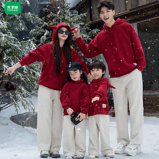 Wooden wooden house parent-child outfit for a family of three 2026 new year of the horse mother and daughter mother and son red winter sweatshirt four family portrait new year burgundy with horns spring and autumn sweatshirt 100 cm