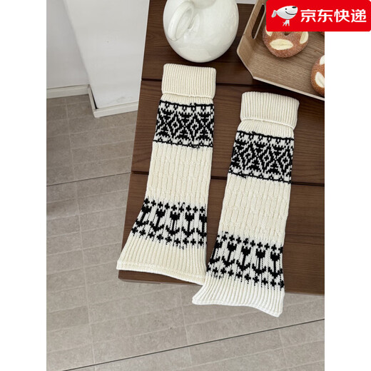 Complete antique white Fair Isle wool socks for women, thickened and warm cuffed socks, autumn and winter knitted knee pads and leg covers, off-white one piece