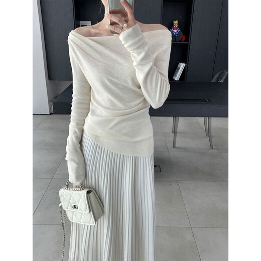 Momo big sister's new one-line collar bottoming shirt for women who are petite and slim with a knitted sweater top, slim long sleeves, black, one size fits all