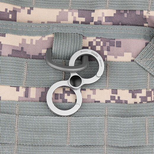 Outdoor 8-shaped hanging buckle multi-function 8-shaped carabiner travel backpack water bottle buckle camping hook key chain silver