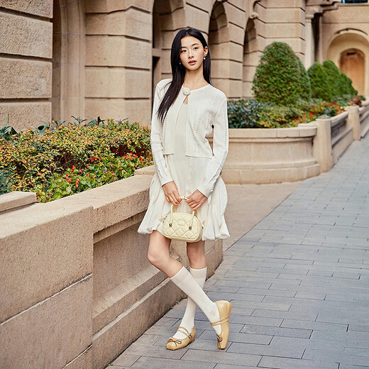 Leding three-dimensional flower knitted cardigan for women spring new wool blended jacket style top atmosphere sweater white (ready in stock) XS