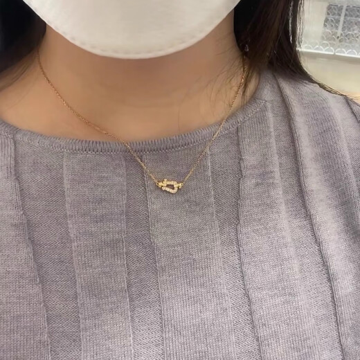 Chi Xing applies Fred/necklace horseshoe buckle diamond U-shaped pendant mini Fred Force10 twist chain rose gold mini trumpet