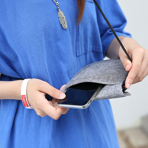 GOX护照包旅行挂脖包防盗防扫描证件包防泼证件袋斜跨多功能单肩挂包 升级版-纯黑