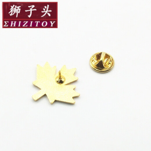 Lion head Canadian red maple leaf brooch jewelry dripping oil alloy badge badge corsage clothing accessories white