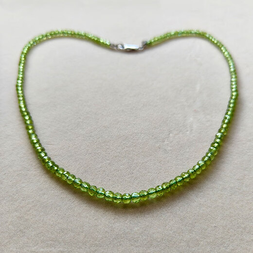 Her generation peridot necklace, faceted colored gemstone jewelry, clavicle chain, light luxury, high-end niche, 3*4MM peridot (860822)