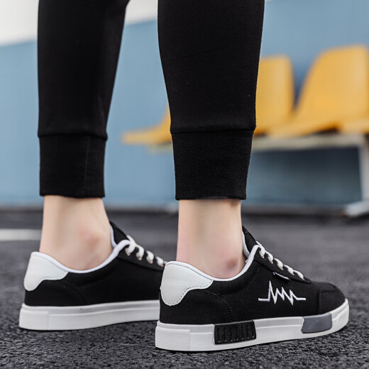 Wang Zhibu (Wangzhibu) Schuhe Herren 2025 Neue Herren -Leinwandschuhe koreanische Stil Sportlosen Schuhe Male Studenten personalisierte bequeme Schuhe 6636 Schwarz und Weiß 44