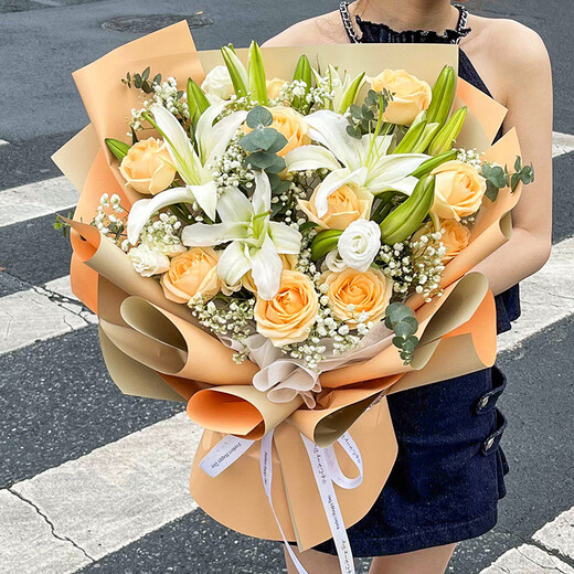 Lingxiang Flower Express Champagne Rose Bouquet Confessing Love to Girlfriend and Wife as a Birthday Gift Nationwide Delivery 11 Champagne and 11 White Lily Bouquets
