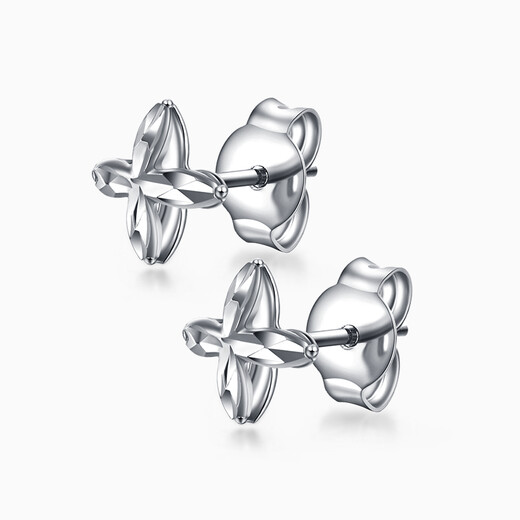 Pt.Charm new platinum platinum earrings are fashionable and temperamental for women. PT950 four-leaf clover platinum earrings are versatile and can be given to your girlfriend. If they are not in stock, they can be customized. Take 1.1g as an example.