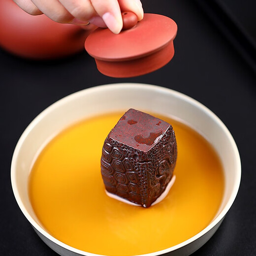 Famous pot Qiuyue Yixing original ore purple sand cover with a rich side. Handmade original ore and ancient red mud tea utensils around tea ceremony and original ore and ancient red mud.