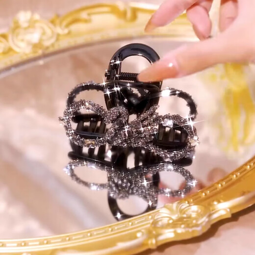 Two Worlds Light Luxurious and Elegant Eight-Character Swan Clip 2025 New Back of the Head Shark Clip High-Quality Disk Hair Clip Hair Accessory for Women Black Length About 8.5cm