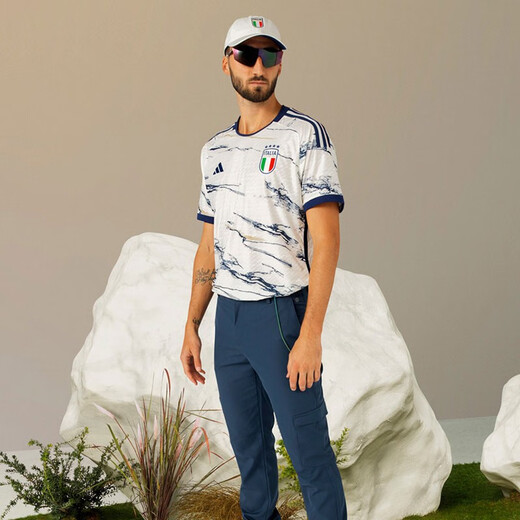 阿迪达斯（adidas）短袖T恤男装夏季新款足球训练运动服宽松透气球迷版球衣  M HS9896意大利客场球迷版  L 