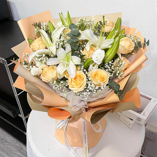 Lingxiang Flower Express Champagne Rose Bouquet Confessing Love to Girlfriend and Wife as a Birthday Gift Nationwide Delivery 11 Champagne and 11 White Lily Bouquets