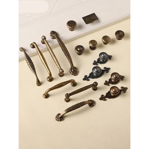 European antique cabinet door handle American wardrobe cabinet Qinggu old door handle drawer furniture small handle A4 A14128 hole distance yellow bronze
