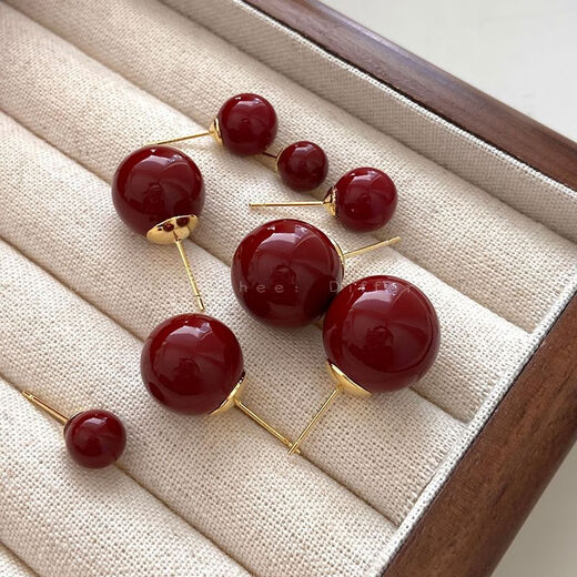 Hong Kong style wine red sugar bean pearl earrings for women new 2024 earrings niche design ear jewelry 10mm red bean mosquito coil ear clip