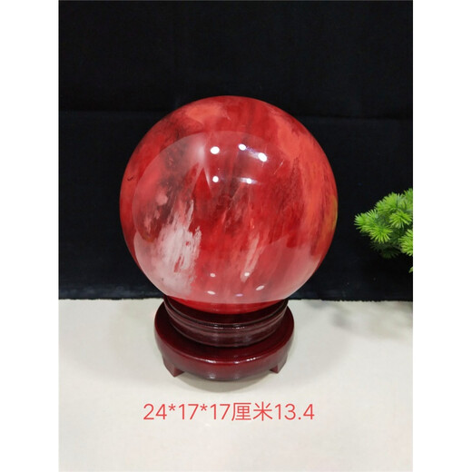 Yulong exquisite crystal stone Madagascar chalcedony agate raw stone ornamental stone mineral crystal strange stone ornaments sent to long
