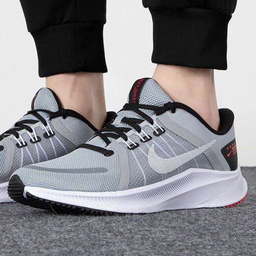 Nike (Nike) Herrenschuhe Quest Sports Laufschuhe, die atmungsbekleidung-resistente Freizeitschuhe in Übersee Direktpost DA1105-010 38.5 Dämpfe